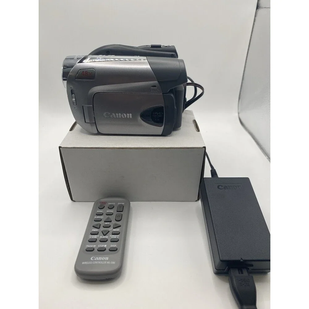 Canon DC330 DVD Camcorder 48x Zoom w/ Remote & AC Adapter Tested Works